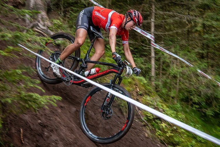 Allessandra Keller im Drop: Die Schweizerin verbuchte nach einer unglücklichen Saison ein positives Ergebnis zum Saisonabschluss Allessandra Keller im Drop: Die Schweizerin verbuchte nach einer unglücklichen Saison ein positives Ergebnis zum Saisonabschluss