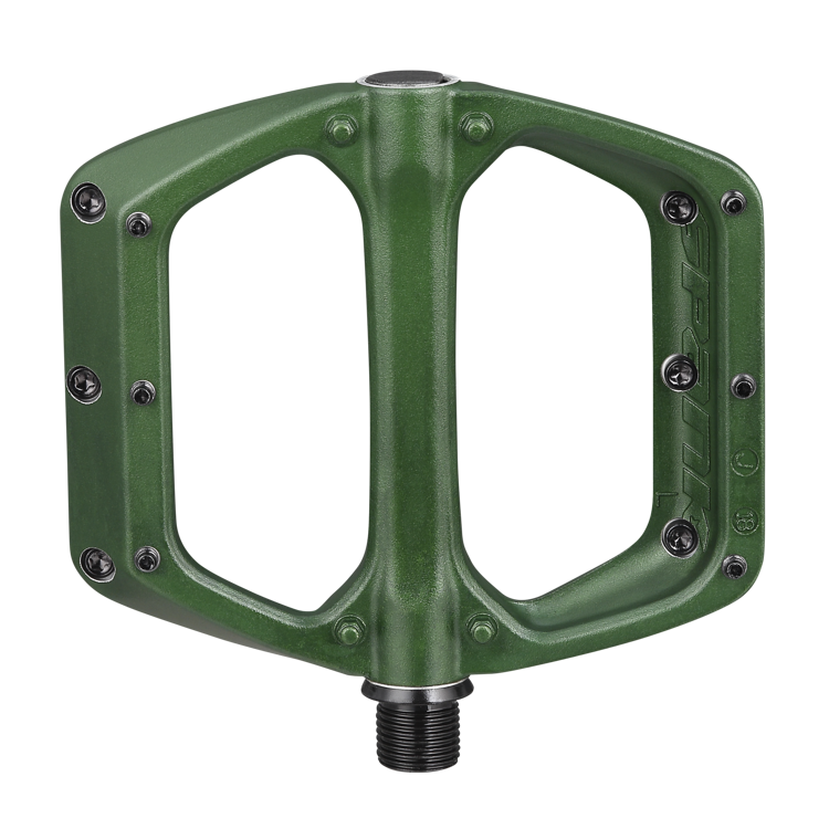 Das Spank Spoon DC-Pedal will Flatpedal-Fahrer mit einer ausgezeichneten Funktion und einem guten Preis-Leistungs-Verhältnis überzeugen. Das Spank Spoon DC-Pedal will Flatpedal-Fahrer mit einer ausgezeichneten Funktion und einem guten Preis-Leistungs-Verhältnis überzeugen.