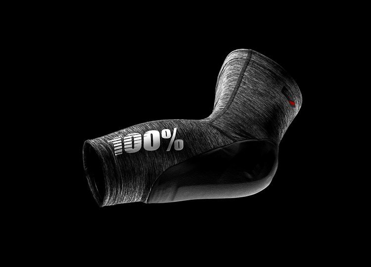 Die 100% Teratec Knieschoner decken zusätzlich einen Teil des Ober- und Unterschenkels ab und sollen sehr flexibel sein Die 100% Teratec Knieschoner decken zusätzlich einen Teil des Ober- und Unterschenkels ab und sollen sehr flexibel sein