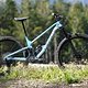 Unser Testbike kommt mit einer Shimano XT-Gruppe und CaneCreek-Fahrwerk