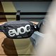 Neu ist das Hip Pack Kids mit 1 l Volumen und spannenden Evoc Features.