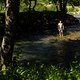 Ein Mann, ganz im Fluss.