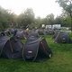 Tag 2: Unser Campingplatz in der früh - Sicht von meinem Zelt zur einen Seite