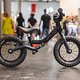 Noch ein Fahrrad ohne Pedale für die ganz Kleinen: Das gefederte Mini-Bike von Puky sieht stylish aus.