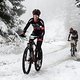 Frank Demuth aus dem späteren Siegerteam auf dem Weg zur ersten Wechselzone, dicht im Nacken Andreas Huber, mit dem er zeitgleich die erste Wechselzone erreicht. ©Felix Schüller