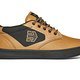 Der kupferfarbene Schuh ist vegan.