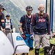 Bei der letzten Challenge heißt es sich mit verbundenen Augen vom Team-Kollegen durch einen Parcours leiten lassen