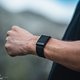 Das Whoop 4.0 Fitness-Armband misst verschiedene Parameter deines Herz-Kreislauf-Systems und gibt dir auf dieser Basis Empfehlungen für Training, Schlaf und Erholung.