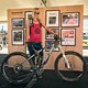 Kontrastprogramm: Bikerin und Bike noch U30 - Julia Hofmann und ihr Marin Attack Trail Teambike