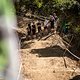 Das Canyon Factory Downhill Team inspiziert die berühmten Whoops