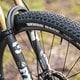 Der Maxxis Rekon Race hat viel Volumen und rollt mit seinem flachen Profil erstklassig …