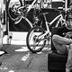 BMX-Pro und Freizeit MTB-Racer Mike Day am Stand seines Sponsors GT