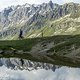 Adam Craig von Giant Factory Racing genießt den frühen Morgen in den Alpen