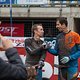 Handschlag nach der Entscheidung: Enduro Europameister Jérôme Clementz und ein fairer Vize Europameister Remy Absalon.