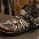 Der Schuh ist an den Knöcheln etwas höher geschnitten und richtet sich an All-Mountain- und Enduro-Fahrer
