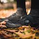 Wasserdichte Schuhe können im Herbst und Winter einen riesigen Unterschied machen