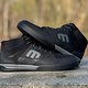 Street-Sneaker mit Lust auf Trails: Die Etnies Johansson Pro MTB-Schuhe kosten 130 € und sind in zwei Farb-Optionen verfügbar.