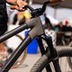 Das Bike ist mit seinen Nylon-Muffen allerdings nicht für den richtigen Dirt-Einsatz ausgelegt, sondern dient eher Testzwecken