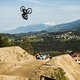 Diego Caversazi mit einem massiven Frontflip am ersten Sprung