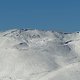 Skitour auf dem Weg in den Urlaub: einsame und sonnige Pulverrunden bei heikler Lawinenlage