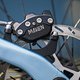… sorgen SRAM Maven Silver-Bremsen.