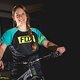 Vera testet die Bremsen am Enduro- und Downhillbike