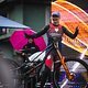 Abgesehen vom Rennlauf war das Orbea-Team das ganze Wochenende lang mit Cover auf dem noch unbekannten Rad unterwegs, doch in der überschwänglichen Freude hat Tahnée Seagrave die Hülle fallen gelassen