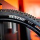 Der neueste Reifen im Maxxis-Stall heißt Severe und soll der perfekte Matschreifen fürs XC-Bike sein.