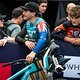 Bange Blicke im Ziel: Wird Tyler Waite Platz 2 verteidigen können, oder macht ihm Max Alran einen Strich durch die Rechnung?