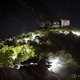 Licht-Feuerwerk bei den Burgen von Montani
