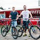 Dass zum Beispiel das Canyon Strive ein beliebtes und auch preislich attraktives Bikes ist, beweisen unsere SRAM Eagle-Gewinner Eric und Martin – beide sind zufällig beide privat auf dem Enduro-Racebike aus Koblenz unterwegs. Rang 1 für Canyon!