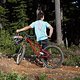 Bearclaw posiert mit einem neuen Specialized Slopestyle Bike