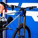 Mondraker hat ein eigenes Telemetrie-System am Start, mit dem die Fahrer im Training unterwegs sind.