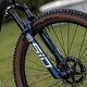 Als Federelemente kommen eine RockShox SID Ultimate …