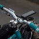 Das schick polierte Cockpit beherbergt unter anderem GPS und Leuchte