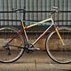 Das Custom Bike von Tomii Cycles begeistert nicht nur mit seinem farbenfrohen Design.