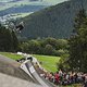 Robin Goomes hatte nicht nur Best Trick Big Bike Award mit einem riesigen Flip gewonnen, sondern kann ihr Bike auch schön flach in die Luft schmeißen.