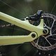 SRAM Code RSC-Bremsen sind auch bei Bikes mit wenig Federweg ein gern gesehenes Ausstattungs-Detail.