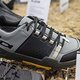 Auch für gravitylastige Klickpedal-Fahrer hat Sidi mit dem Atomus genau den richtigen Schuh in Petto.