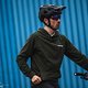 Der Monserat MTB Tech Hoodie ist in drei verschiedenen Farben sowie mit uns ohne winddichte Frontpartie erhältlich