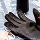 Inside Out: die ION Handschuhe sind von innen genäht, so dass der Finger weich gepolstert ist.