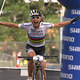 Nino Schurter feiert seinen 18. Weltcup-Sieg