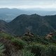 Die topografische Karte der Santa Anna Berge in Kalifornien bildet die Grundlage des Designs.