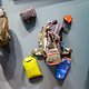 In den vielen Taschen des Rucksacks können alle für eine Alpenüberquerung notwendigen Utensilien verstaut werden.
