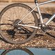 Der SRAM Force Antrieb wird mit einer e*thirteen-Carbonkurbel komplettiert