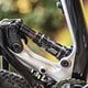 Der RockShox SidLuxe-Dämpfer entlockt dem Hinterbau bis zu 120 mm Federweg.