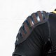 Die Schultern der 661 Evo Jacke sind ebenfalls aus flexiblem d3o hergestellt und tragen gegenüber der Schulter kaum auf