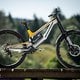 Sam Hill ist zurück im Downhill World Cup und setzt auf ein speziell lackiertes Nukeproof Dissent Carbon