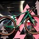 Das Nicasio - das meistverkaufste Bike von Marin - kommt mit neuer Geometrie in zwei Farben - Grün und Kupfer.