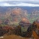 Gigantisch: Der Waimea Canyon. Drei 1200m tiefe Täler fließen farbenfroh zusammen.